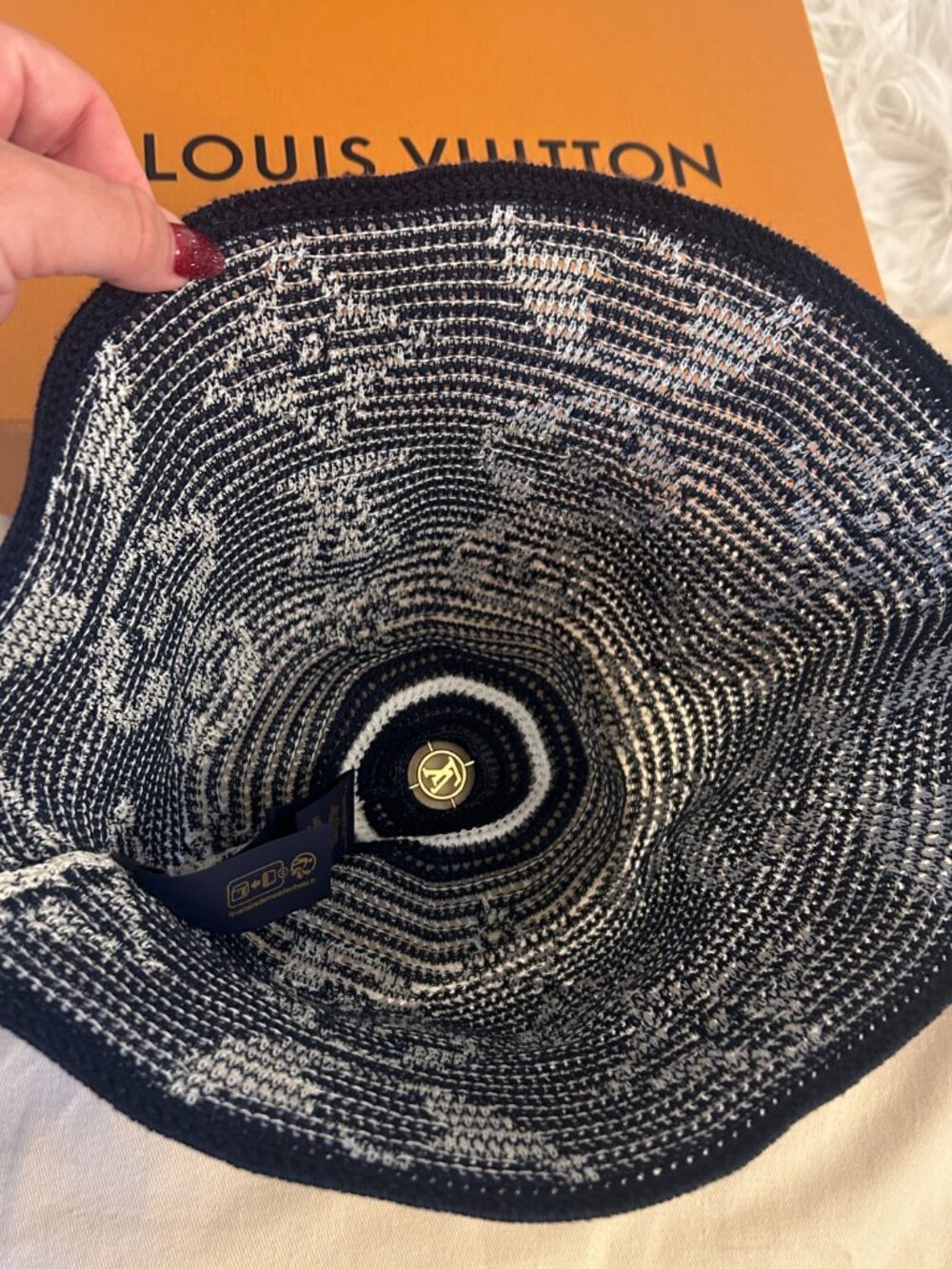 Louis Vuitton Summer Breath Hat with Box and Dust Bag! - Picture 4 of 8